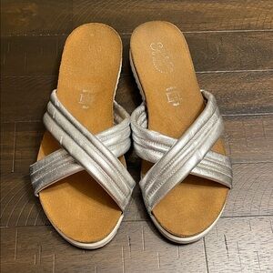 Seychelles Metallic Silver Cross-Strap Sandals